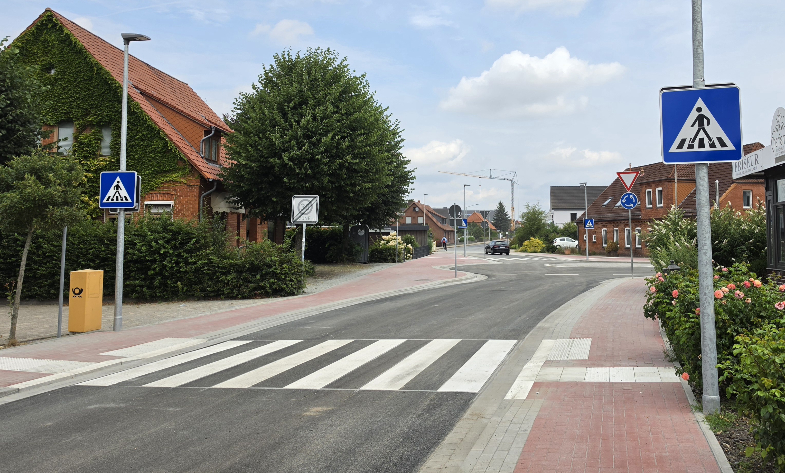 Der neue Zebrastreifen an der Sudweyher Straße in Barrien